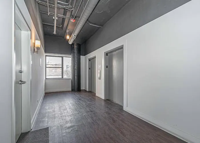Mccormick 3br/2ba Luxury For Up To 8 Guests With Optional Parking And Gym Access