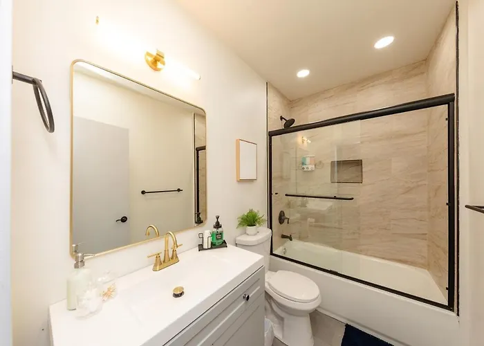 Apartment Mccormick 3br/2ba Luxury For Up To 8 Guests With Optional Parking And Gym Access Chicago