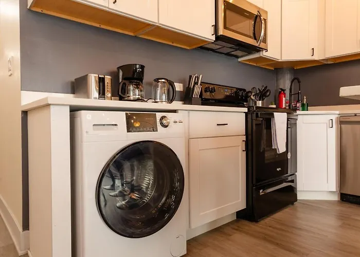 Mccormick 3br/2ba Luxury For Up To 8 Guests With Optional Parking And Gym Access *
