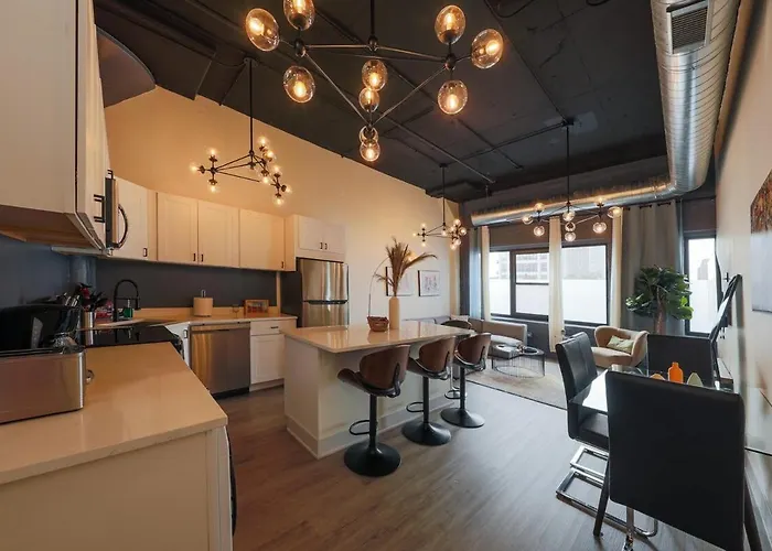 Apartment Mccormick 3br/2ba Luxury For Up To 8 Guests With Optional Parking And Gym Access Chicago