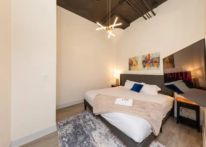 Mccormick 3br/2ba Luxury For Up To 8 Guests With Optional Parking And Gym Access Apartment