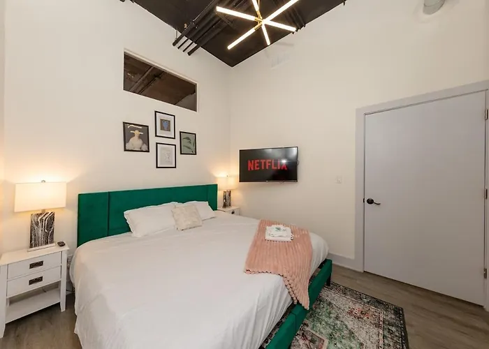 Apartment Mccormick 3br/2ba Luxury For Up To 8 Guests With Optional Parking And Gym Access