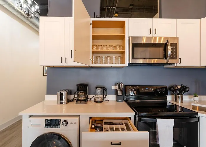 Mccormick 3br/2ba Luxury For Up To 8 Guests With Optional Parking And Gym Access *
