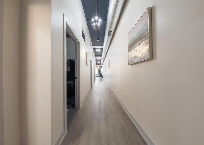 Mccormick 3br/2ba Luxury For Up To 8 Guests With Optional Parking And Gym Access Apartment Chicago